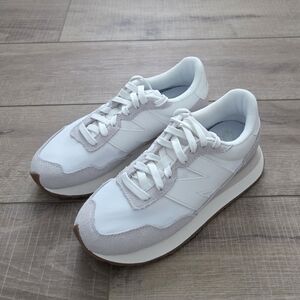 NWOT New Balance 237 Nimbus Cloud/White/Moonbeam Sneakers, Size 7.5